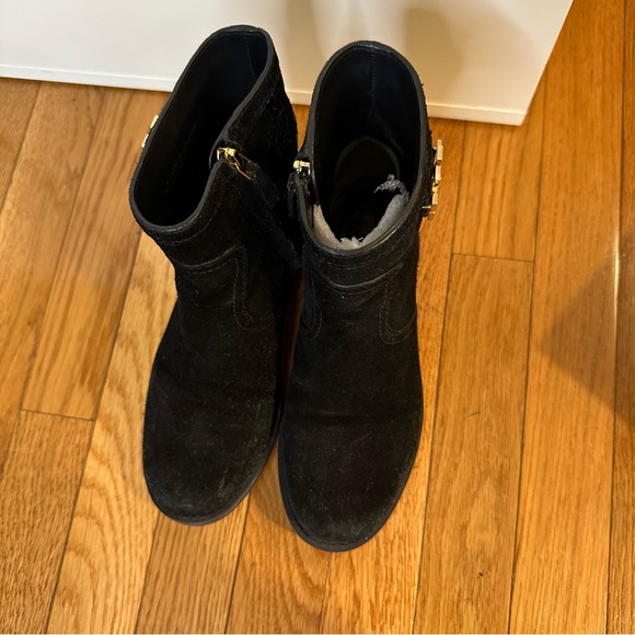 Tory Burch Black Eloise Flat Bootie Distressed Crosta Suede — Size 6 - Picture 11 of 12